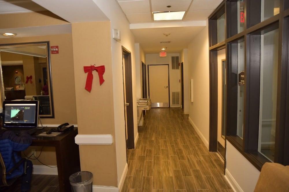 Sleep Inn & Suites Laurel Exterior photo
